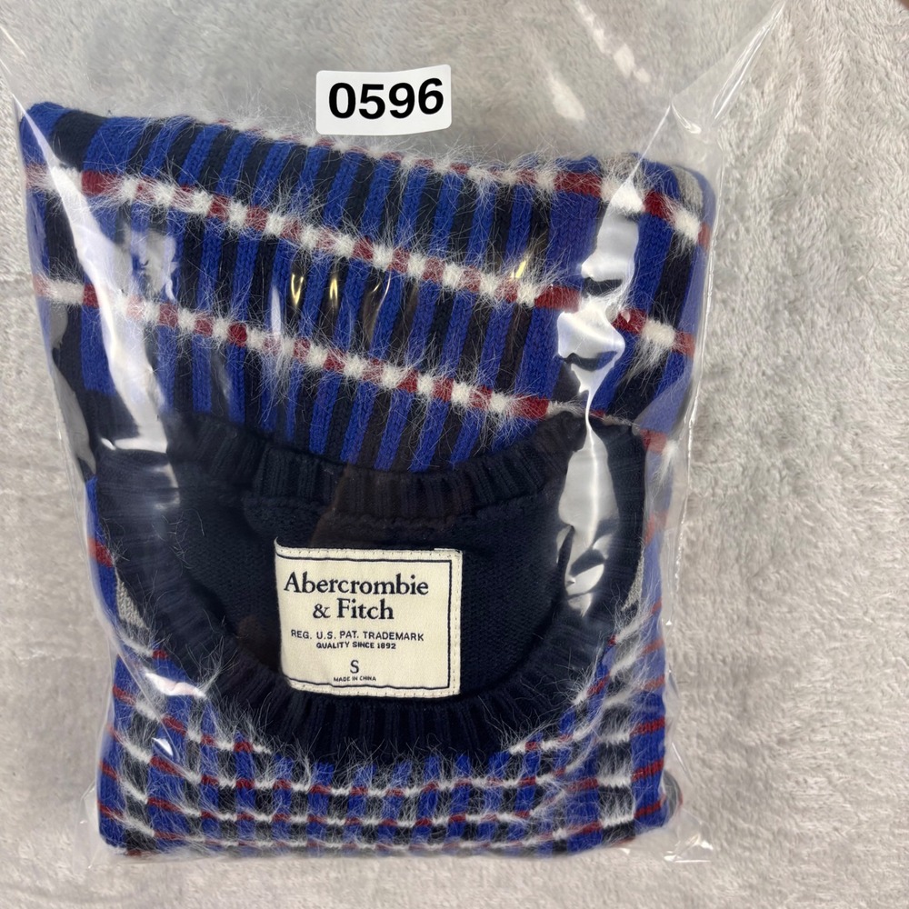 Abercrombie & Fitch Women's Sweater Navy Plaid Fuzzy Grid Knit Pullover Sz Small - Picture 8 of 8